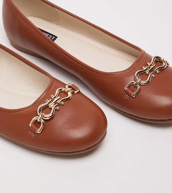 ناين وست  أحذية باليرينا - حنطي undefined