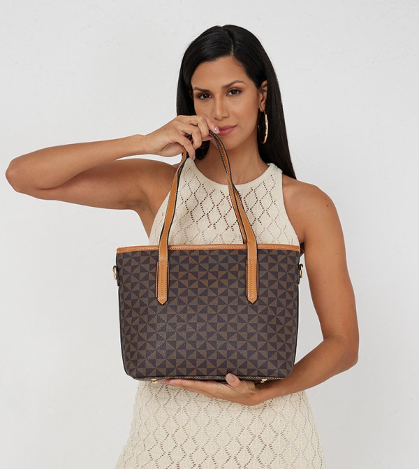 Tyra  16a29aa6-a29d-4b6d-8333-8615a4895b09 - Tan Tote Bag