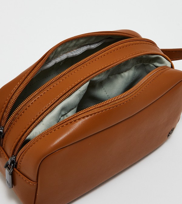 Berastogi @ CCC Berastogi @ CCC - Tan Toiletry bags
