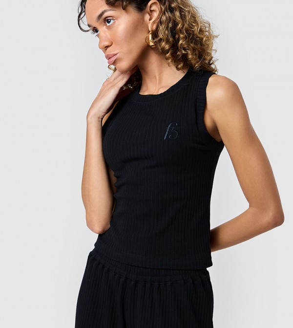 F5  - أسود Sleeveless Tops