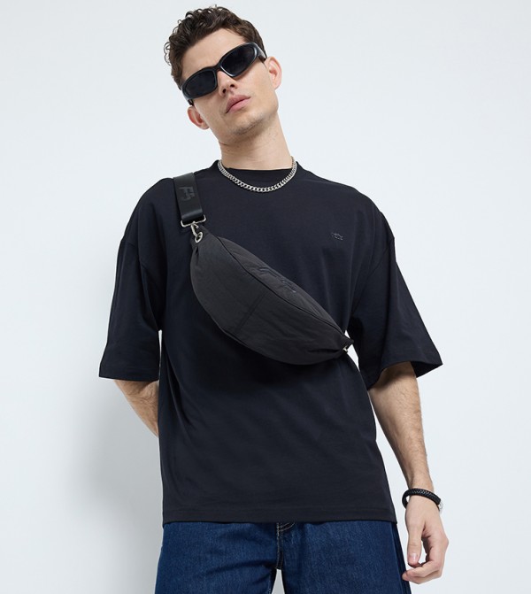 F5 F5 - أسود Round Neck T-Shirts