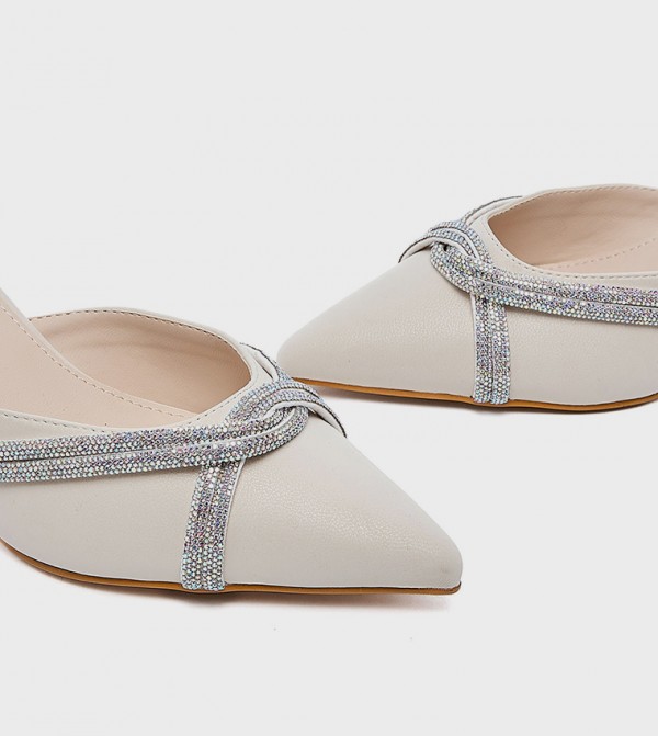 R&B  Shoes - Ivory Pumps