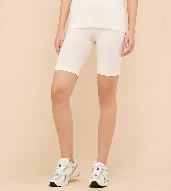 أر آند بي  شورتات - عاجي  شورت كاجوال