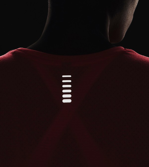 Under Armour  - Pink T-shirts
