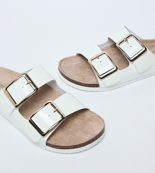 Steve Madden Steve Madden - White Flat Sandals
