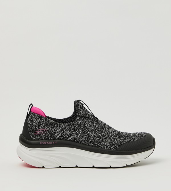 Skechers - Black Low Top