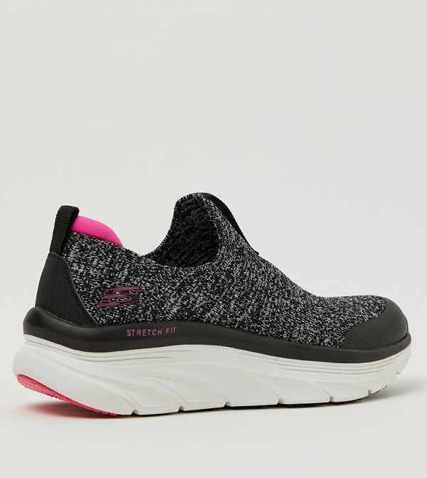 Skechers - Black Low Top