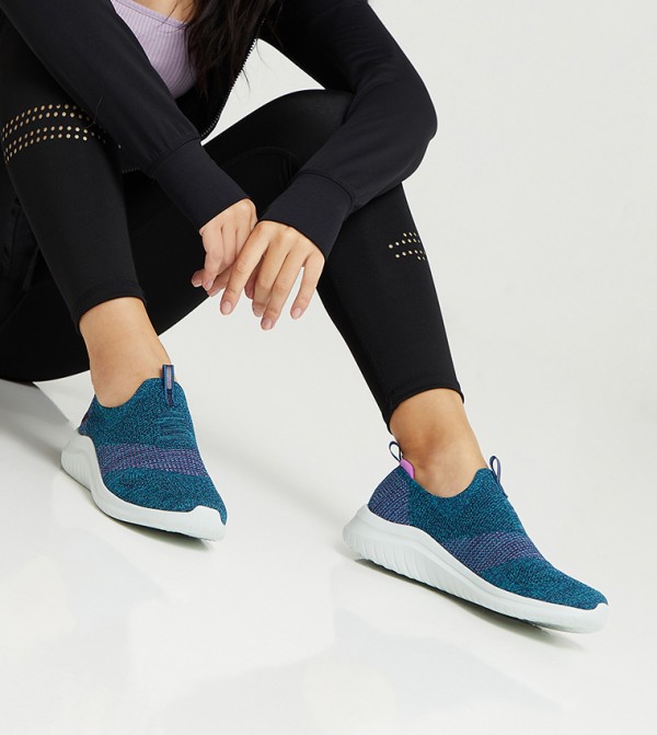 سكيتشرز  - أزرق Outdoor Shoes