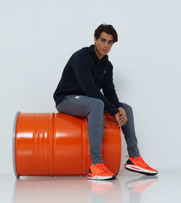 أندر آرمور Athleisure BTU - أسود هوديز وكنزات 