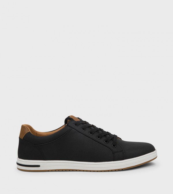 Steve Madden Steve Madden - Black Low Top