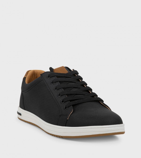 Steve Madden Steve Madden - Black Low Top