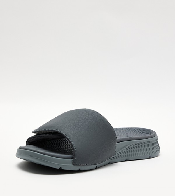 سكيتشرز شباشب - رمادي صندل