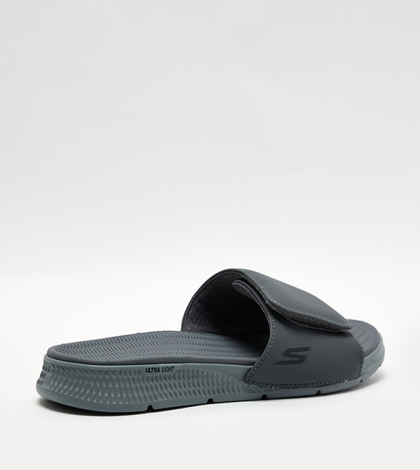 سكيتشرز شباشب - رمادي صندل