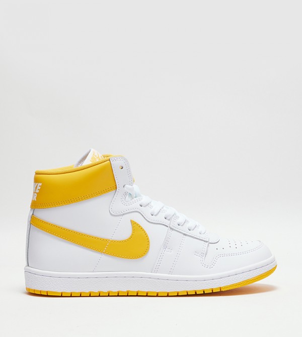 Nike  - White High Top