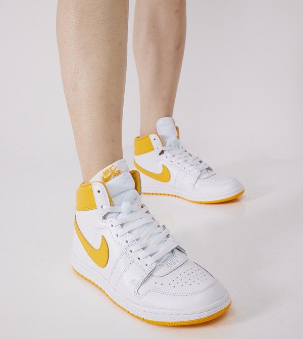 Nike  - White High Top