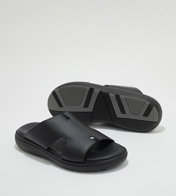 Steve Madden  Sandals - Black Casual Sandals