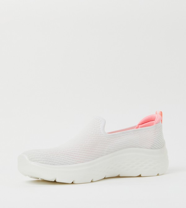 سكيتشرز WomenFashionFootwear - أبيض أحذية المشي