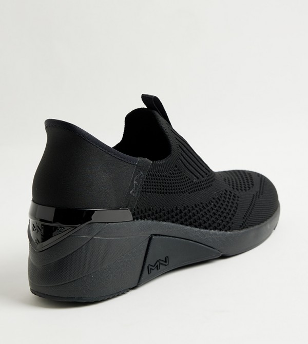 Skechers  Slip-Ons - Black Casual Slip-ons