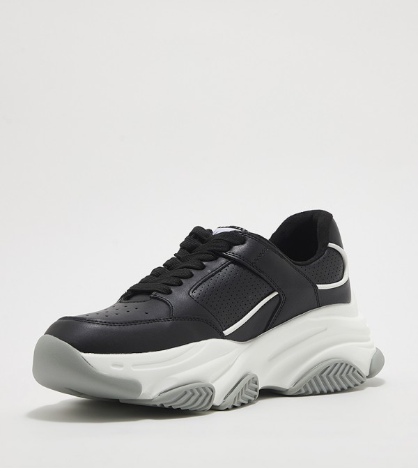 Steve Madden  - Black Low Top