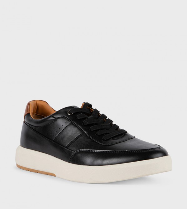 Steve Madden Steve Madden - Black Low Top