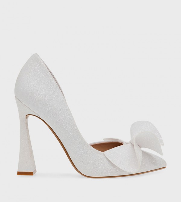 ستيف مادن صنادل - كريمي أحذية بكعب