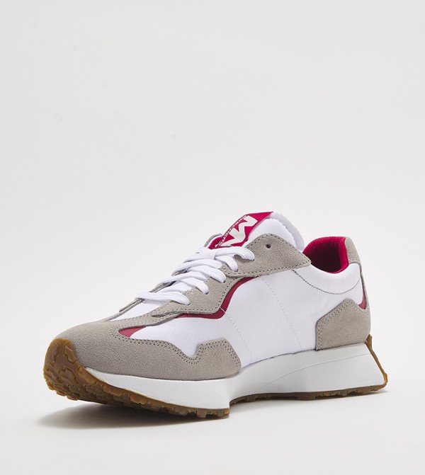 Skechers Sneakers - White Low Top