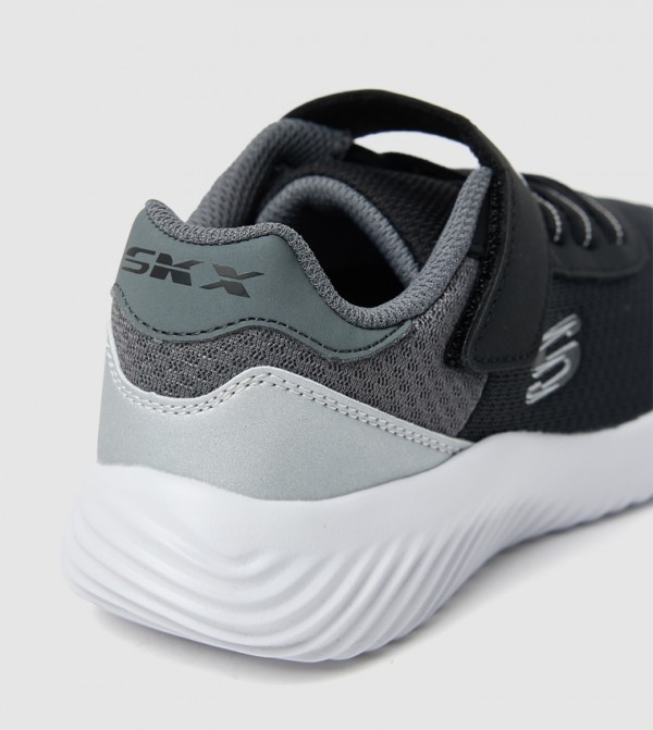 Skechers  Sneakers - Black Low Top