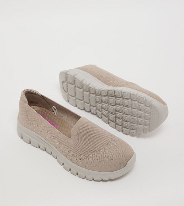 Skechers Skechers - Beige Casual Slip-ons