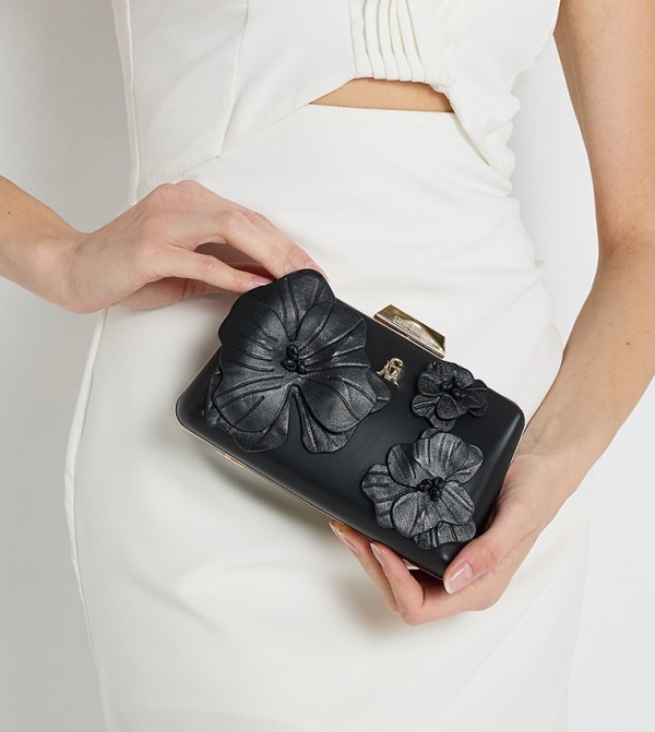 Steve Madden Steve Madden - Black Clutches