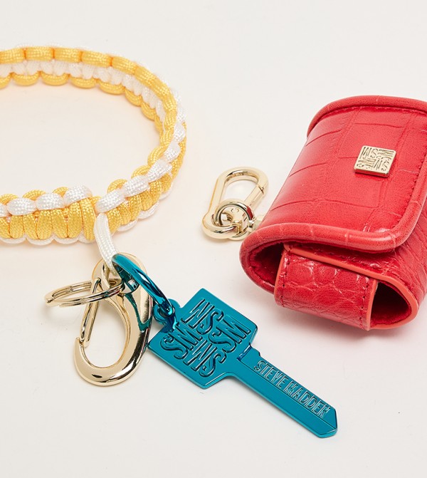 Steve Madden Steve Madden - Red Key chains