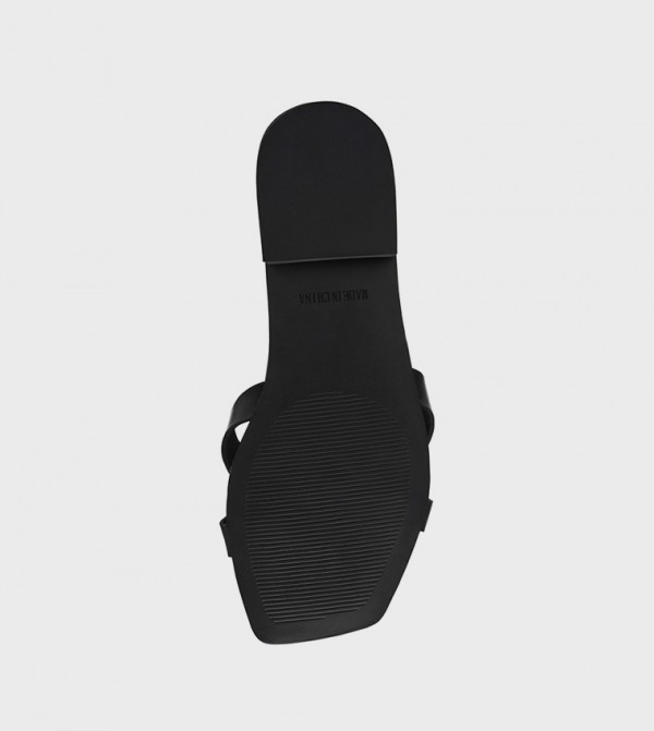 Steve Madden Steve Madden - Black Flat Sandals