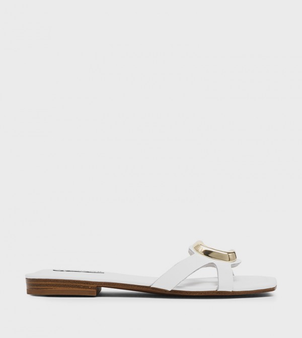 Steve Madden Steve Madden - White Flat Sandals