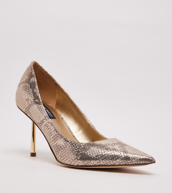 Nine West  - Gold Pumps
