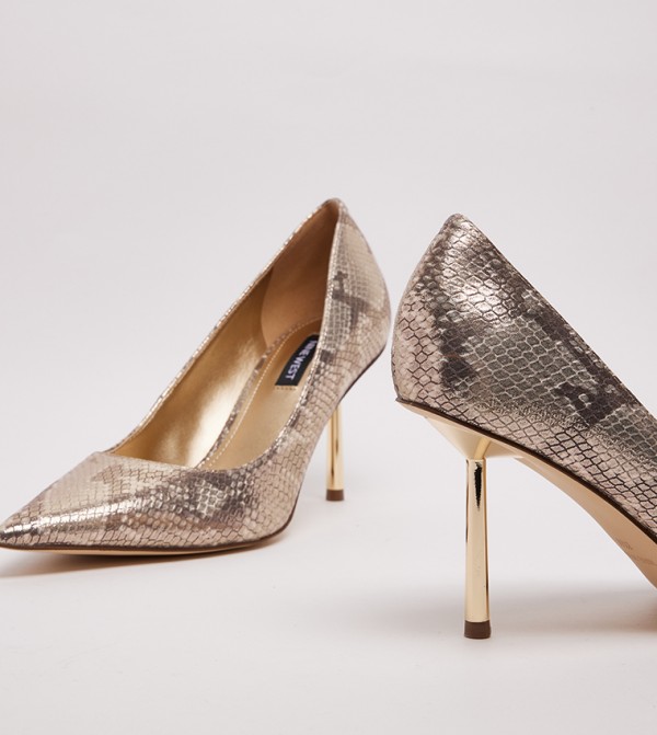 ناين وست  أحذية - ذهبي أحذية بكعب