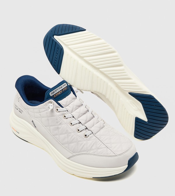 سكيتشرز  أحذية سنيكرز - بيج أحذية برقبة منخفضة