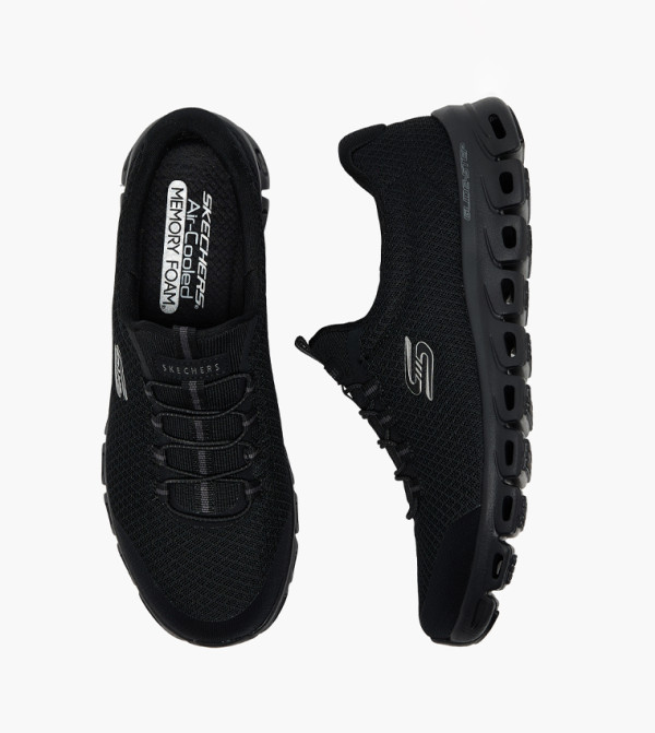 Skechers  Sneakers - Black Low Top