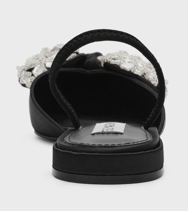 Steve Madden  - Black Flat Sandals