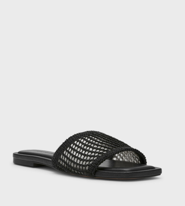 Steve Madden Steve Madden - Black Flat Sandals