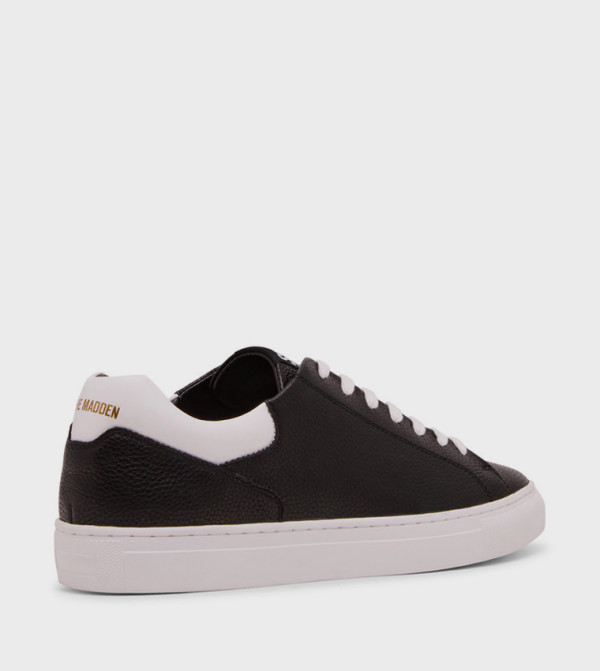 Steve Madden Steve Madden - Black Low Top