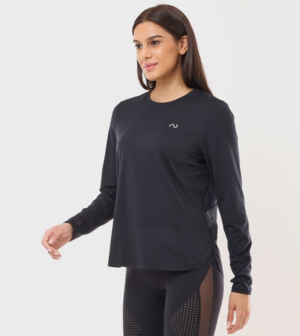 NOT ORDINARY  - Black Tops
