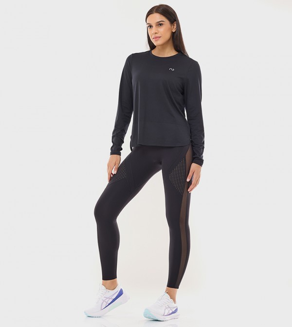 NOT ORDINARY  - Black Tops
