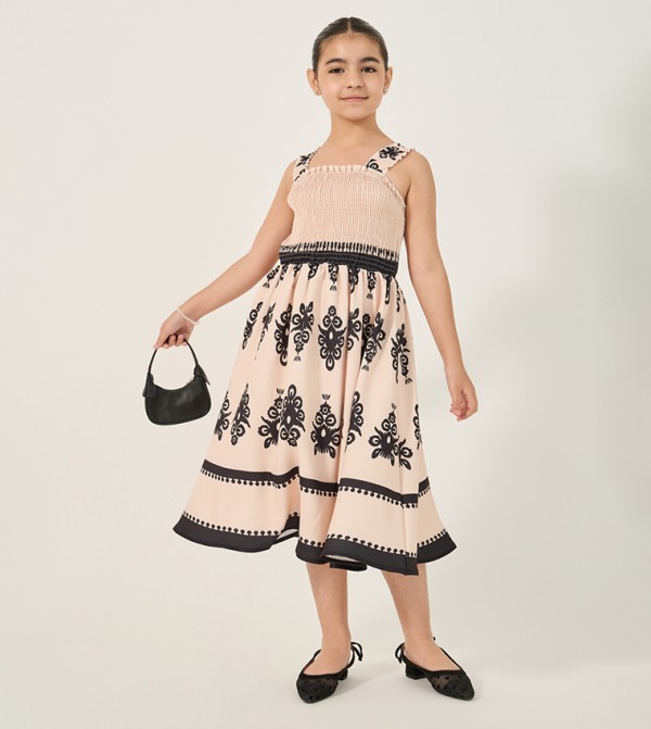 Styli Styli - Cream Casual Dress