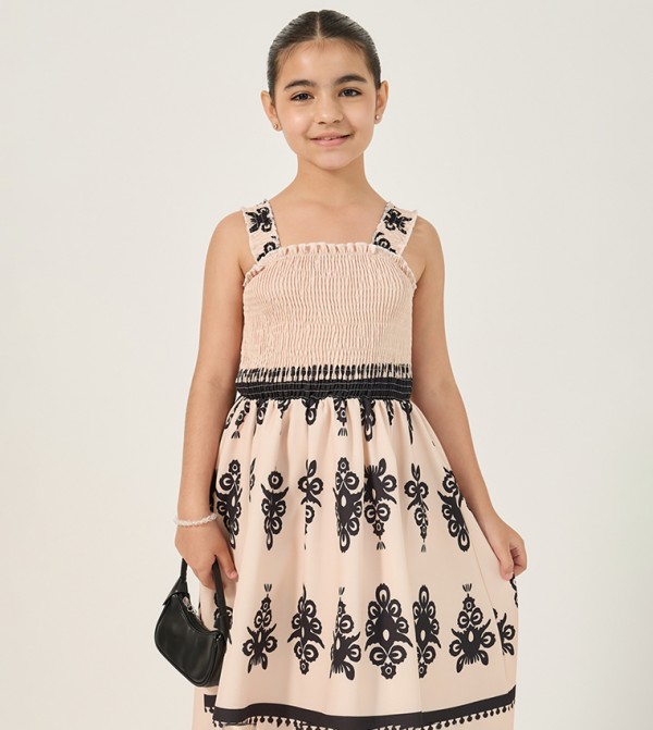 Styli Styli - Cream Casual Dress