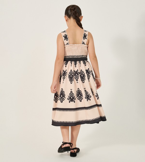Styli Styli - Cream Casual Dress