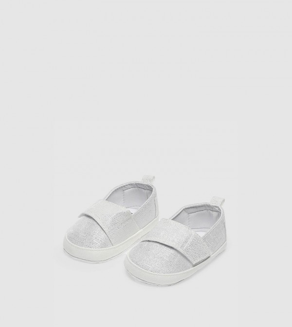 أر آند بي  أحذية سليب أون كاجوال - أبيض  Casual Slip on