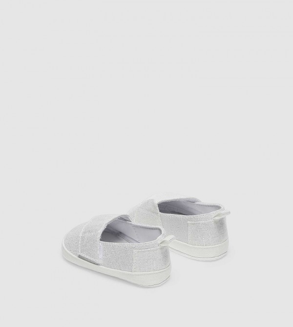 أر آند بي  أحذية سليب أون كاجوال - أبيض  Casual Slip on