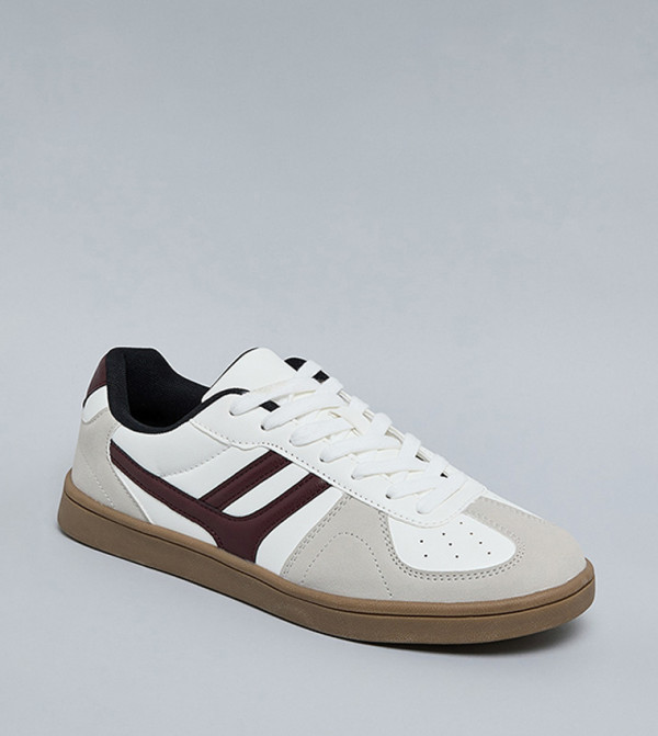 أر آند بي أر آند بي - أبيض  أحذية برقبة منخفضة 