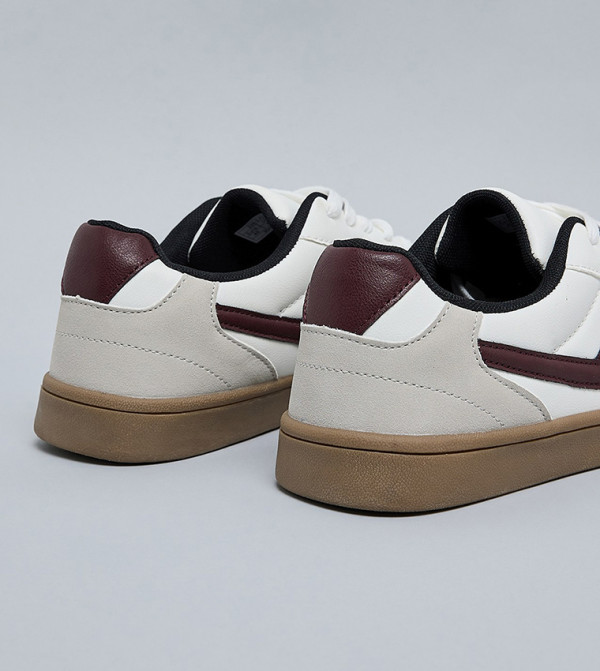 أر آند بي أر آند بي - أبيض  أحذية برقبة منخفضة 