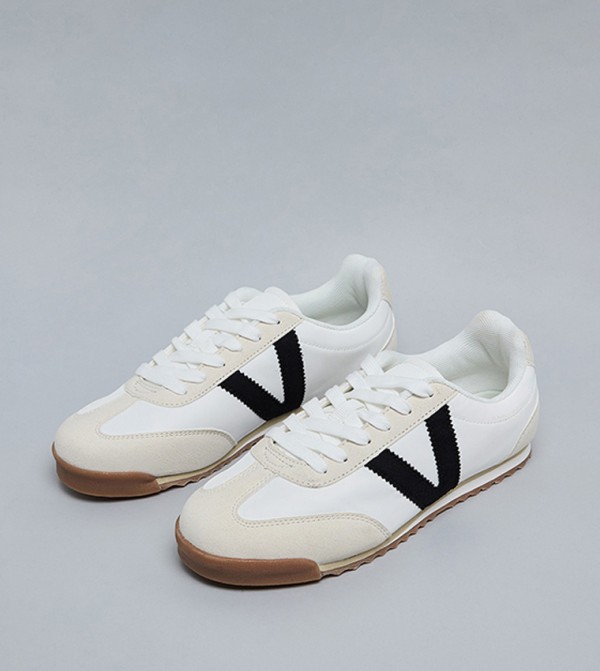 أر آند بي  أحذية سنيكرز - أبيض أحذية برقبة منخفضة 