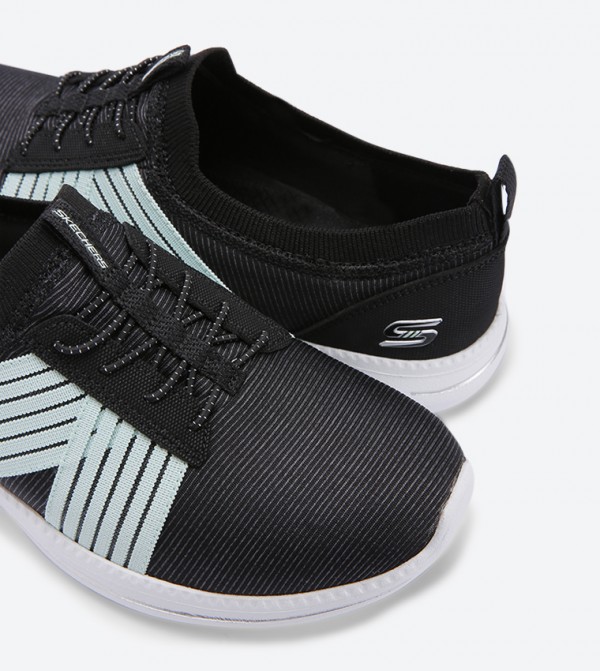 سكيتشرز حصري  - أسود Trainers